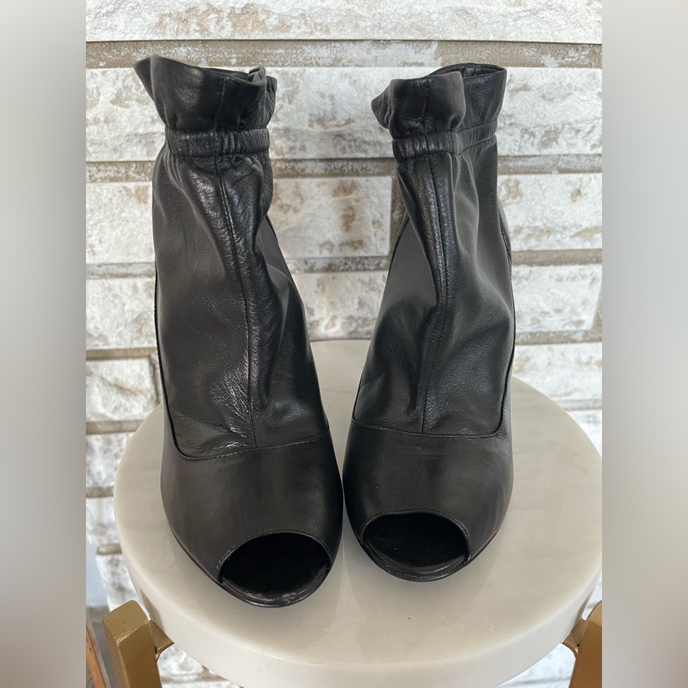 MARK FISHER “BUBBLE” GENUINE Fine Leather Ankle OPEN Toe BOOT, Size 7.BLACK